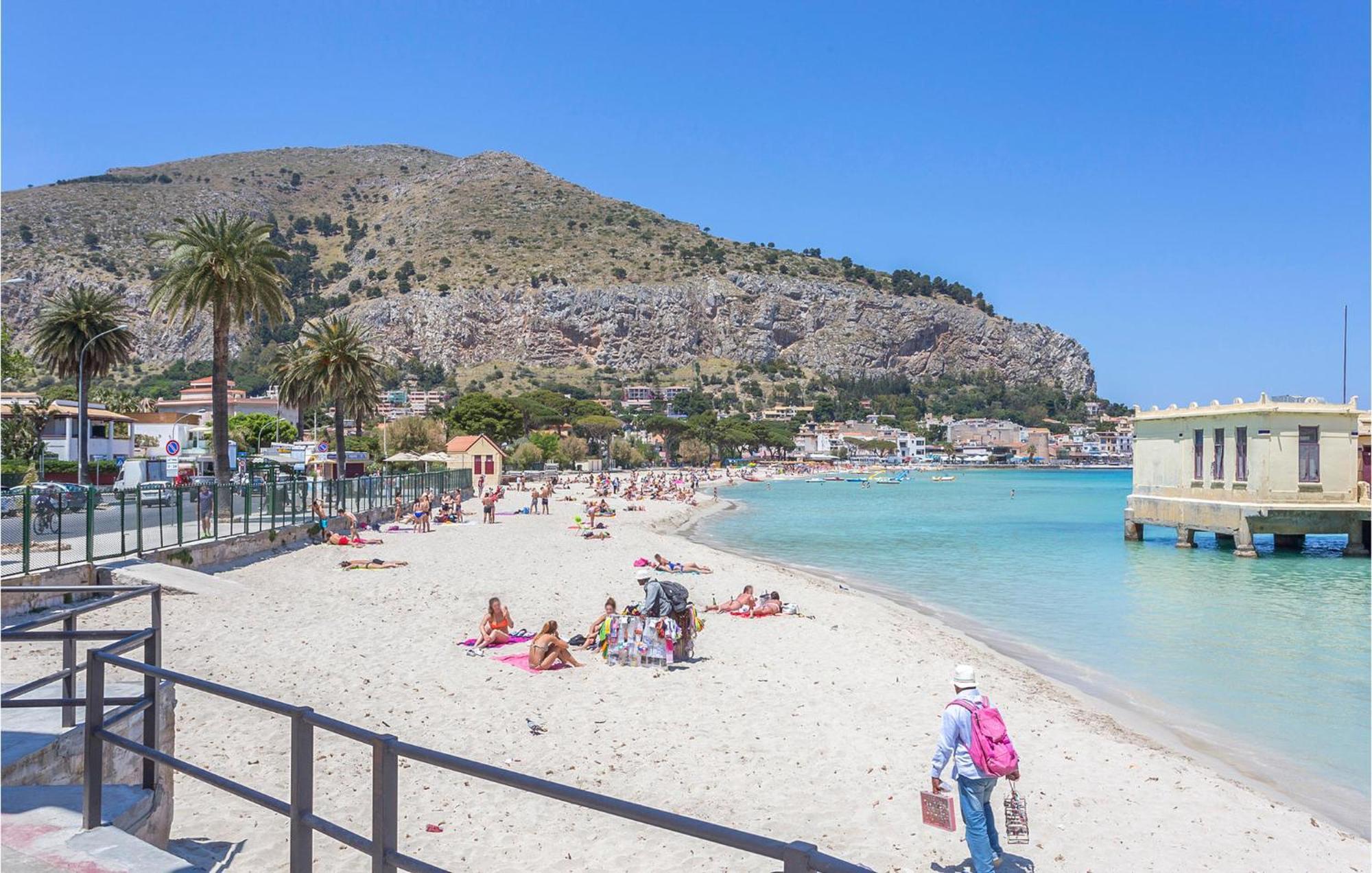 Mono 2 Apartment Lido di Mondello Luaran gambar